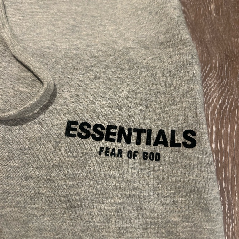 Essentials Shorts Grey - Picture 2 of 5